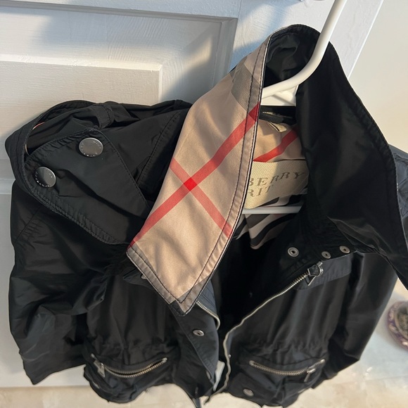 Burberry spring jacket - Picture 3 of 9